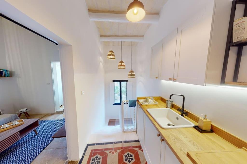 Narrow Street Suite วิกตอเรีย ภายนอก รูปภาพ