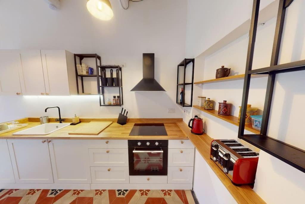 Narrow Street Suite วิกตอเรีย ภายนอก รูปภาพ